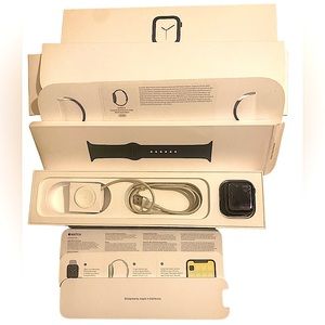 Apple Watch Series 4 40mm Space Gray/Black Wrist Bands in 2 Sizes/Original Box